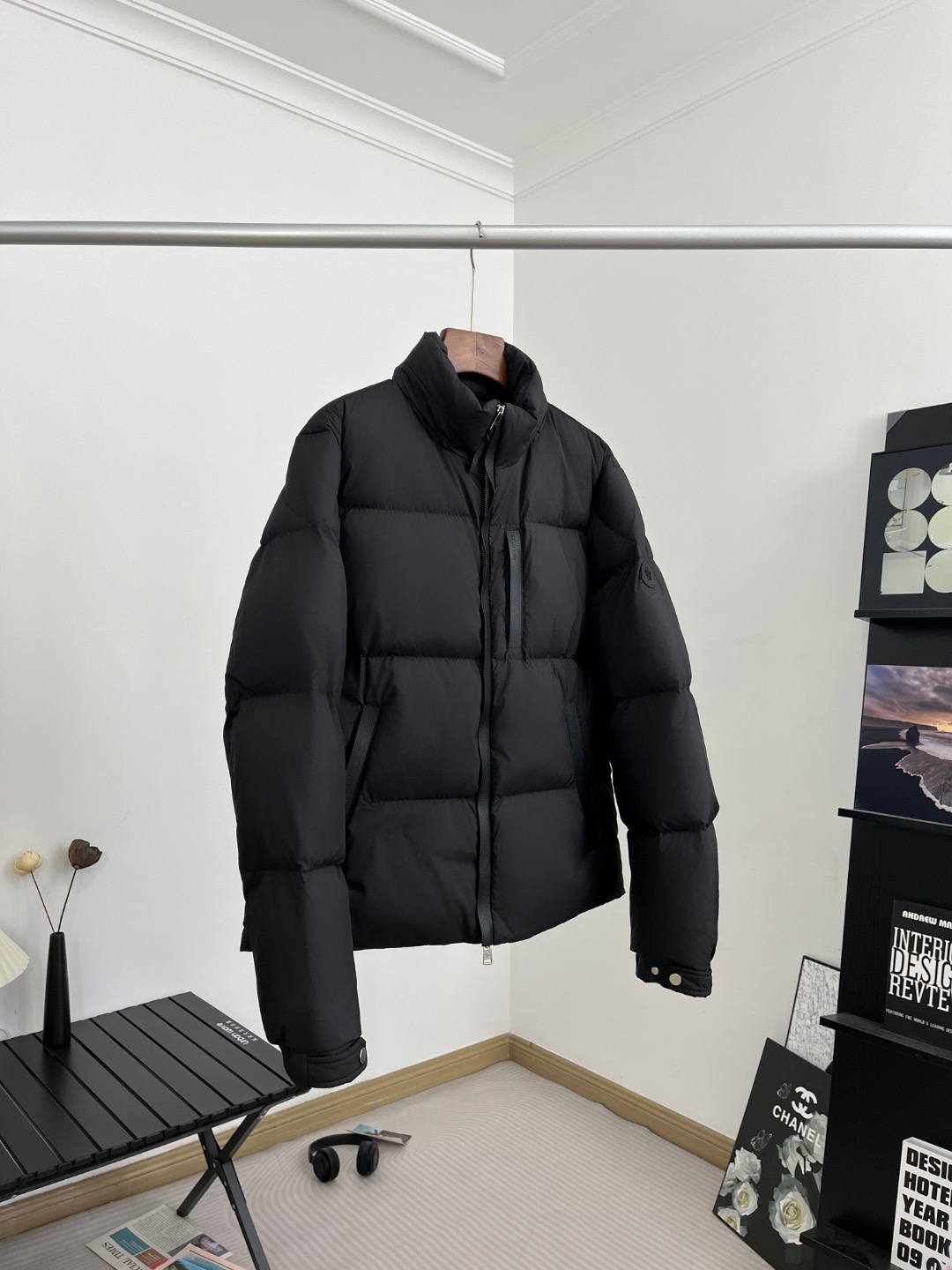 【人気商品】𝐌𝐎𝐍𝐂𝐋𝐄𝐑 モンクレール Besbre レザーパッチ ダウンジャケット ユニセックスモデル