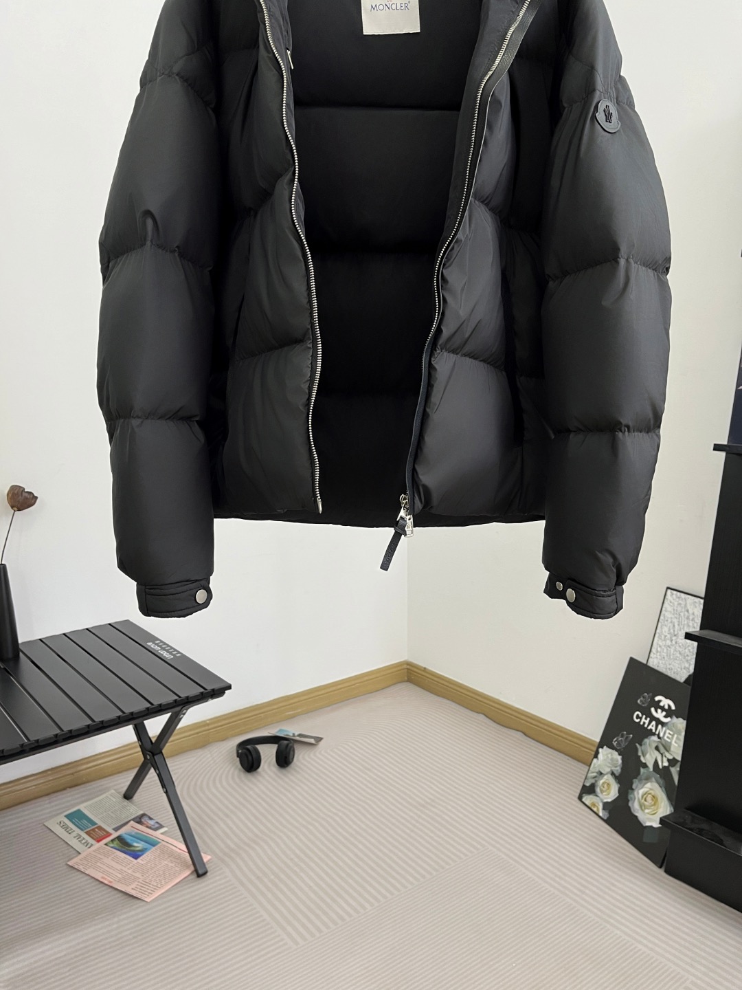 【人気商品】𝐌𝐎𝐍𝐂𝐋𝐄𝐑 モンクレール Besbre レザーパッチ ダウンジャケット ユニセックスモデル