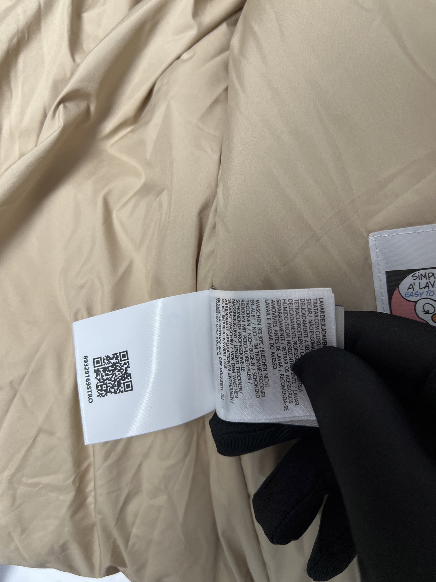 【人気商品】𝐌𝐎𝐍𝐂𝐋𝐄𝐑 新型発光薄型ダウンジャケット