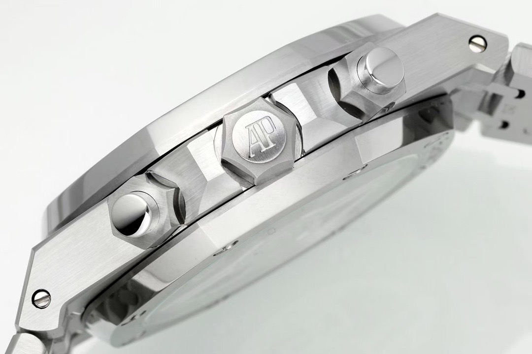 Audemars Piguet APオーデマピゲ ロイヤルオーク オフショア メンズ スポーツウォッチ ホワイト