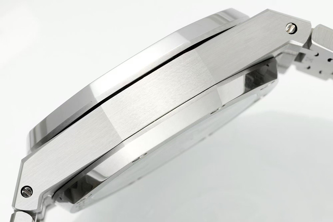 Audemars Piguet APオーデマピゲ ロイヤルオーク オフショア メンズ スポーツウォッチ ホワイト