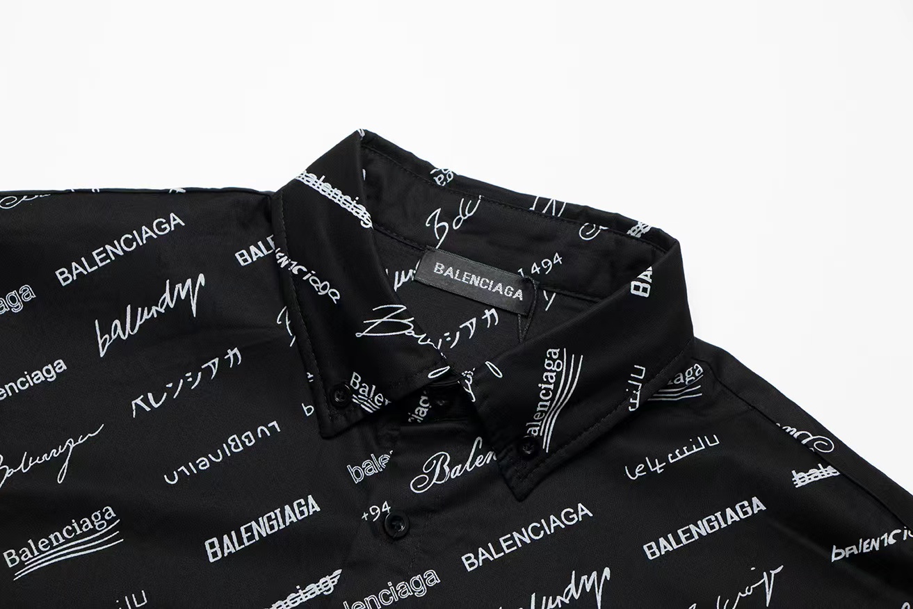 【Balenciaga 旗艦店】ご好評に付き再入荷！！