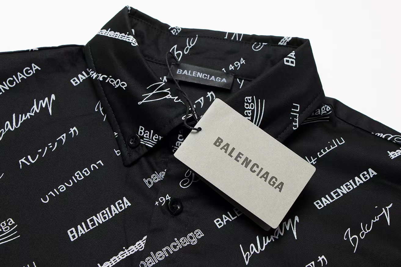 【Balenciaga 旗艦店】ご好評に付き再入荷！！