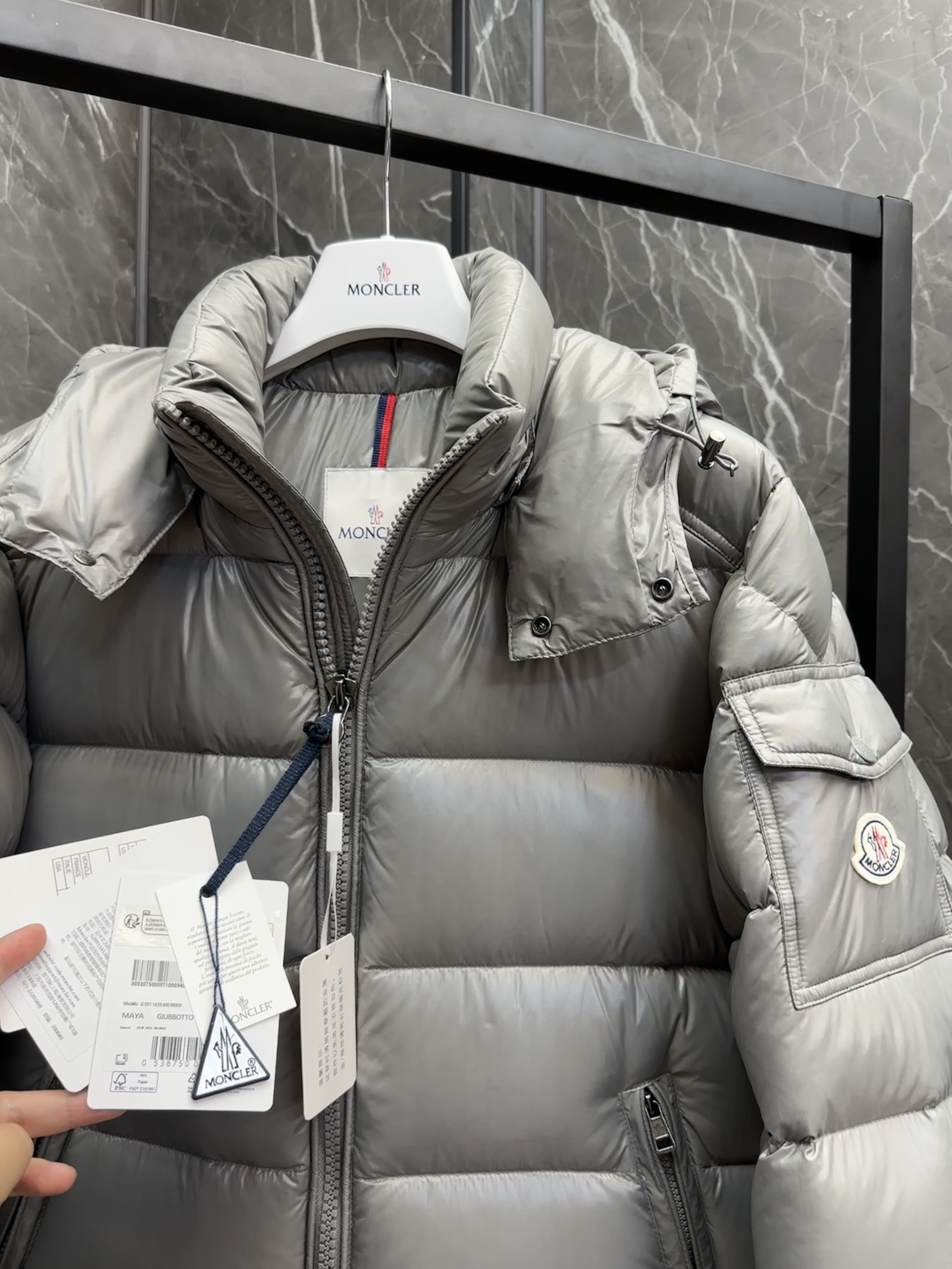 【公式認定ストア】MONCLER MAYA 限定グレー モンクレール 定番ダウンコート 限定発売中！爆買い！即完売必至