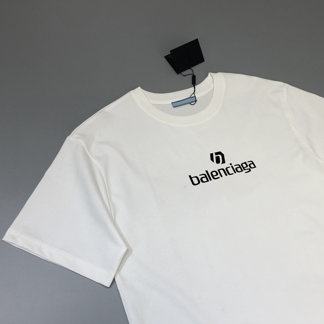 【BALENCIAGA】（バレンシアガ ）半袖 ご好評に付き再入荷！