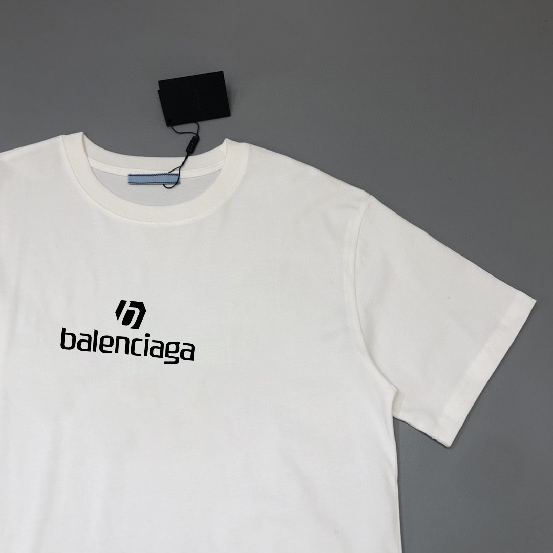 【BALENCIAGA】（バレンシアガ ）半袖 ご好評に付き再入荷！