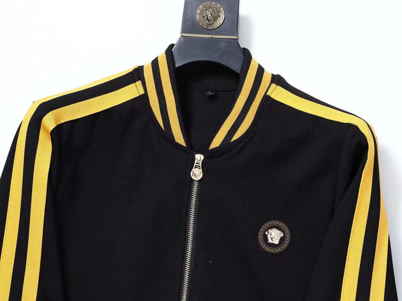 【VERSACE公式旗艦店】ご好評に付き再入荷！