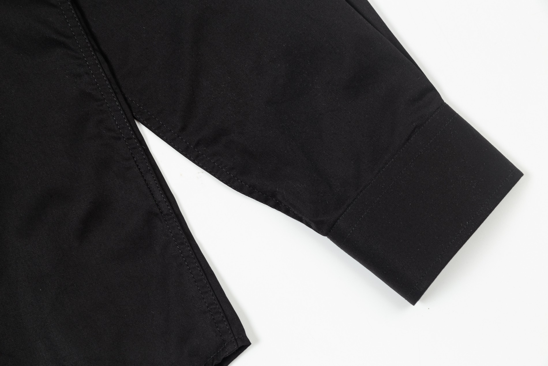 【 LOEWE旗艦店】ご好評に付き再入荷！！