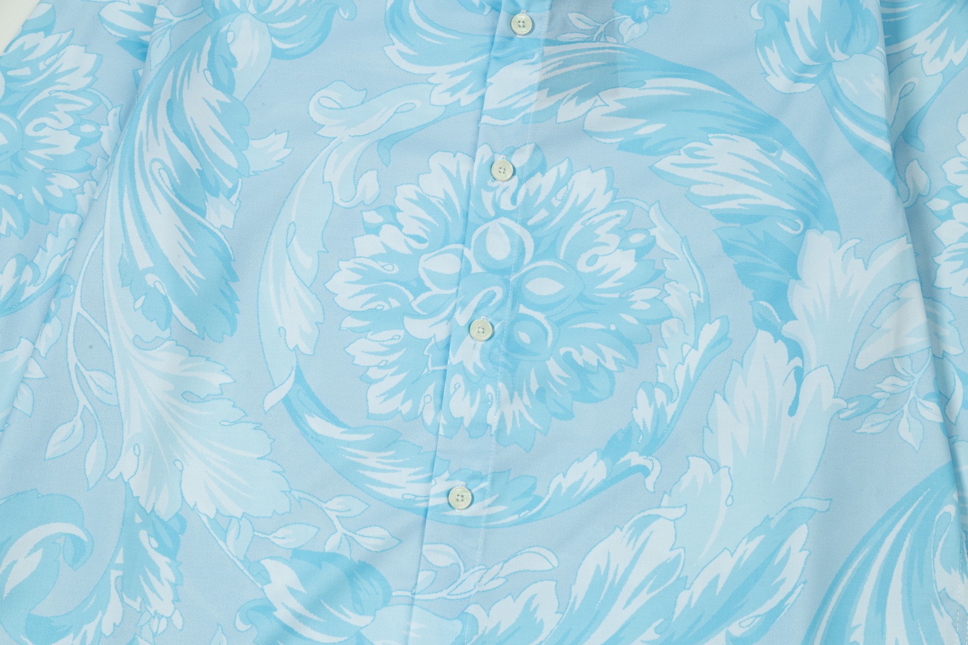 【VERSACE公式旗艦店】ご好評に付き再入荷！