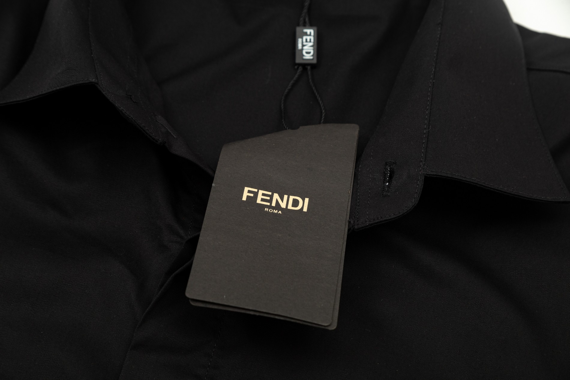 【FENDI 公式旗艦店】着好評に付き再入荷！