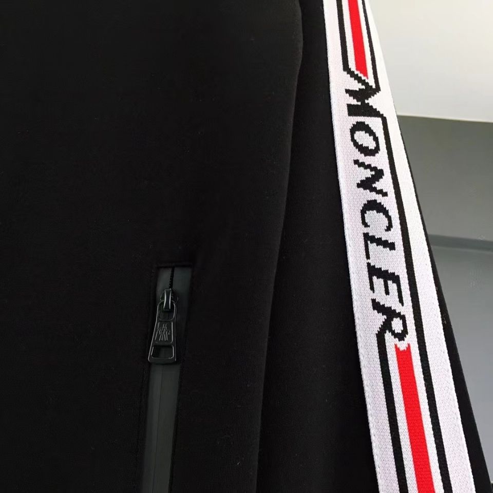 【Moncler日本公式許可旗艦店】（モンクレール）ご好評に付き再入荷！！【男女兼用】