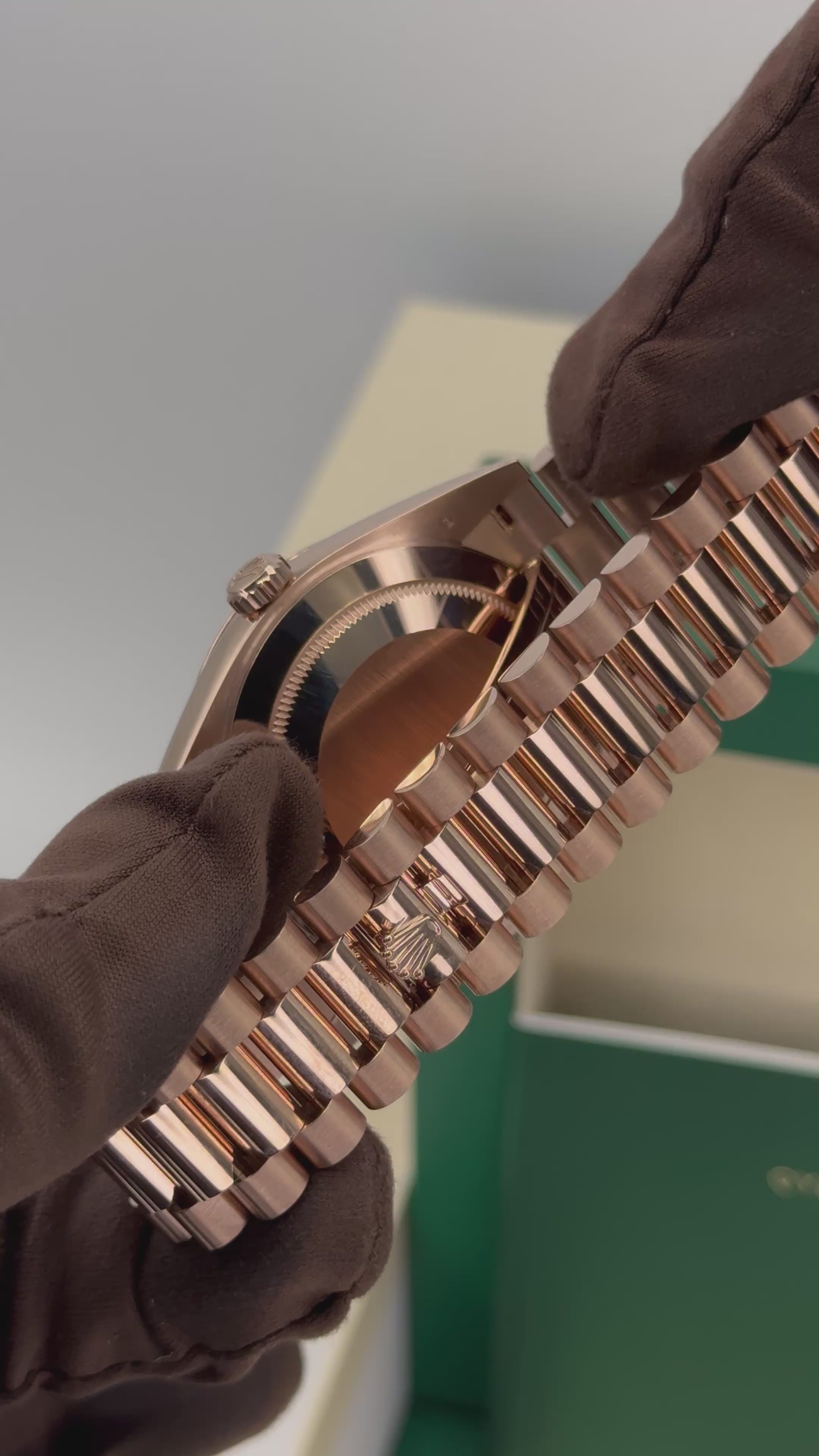 NEW 2024 ロレックス デイデイト 40mm 228235 ローズゴールド MOP ダイヤ文字盤