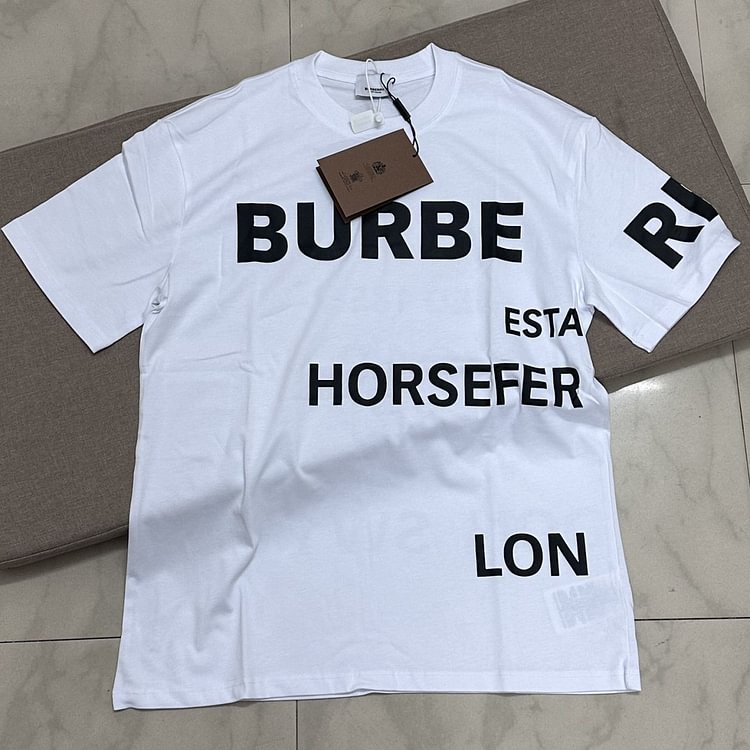 【Burberry】（バーバリー )半袖 男女兼用、ご好評に付き再入荷！