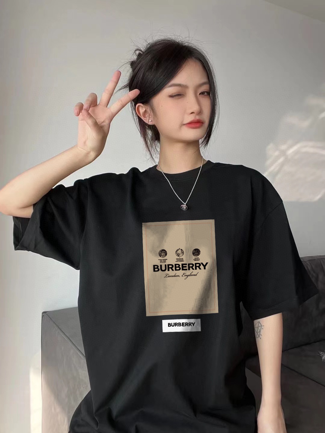 【Burberry】（バーバリー )半袖 男女兼用、ご好評に付き再入荷！