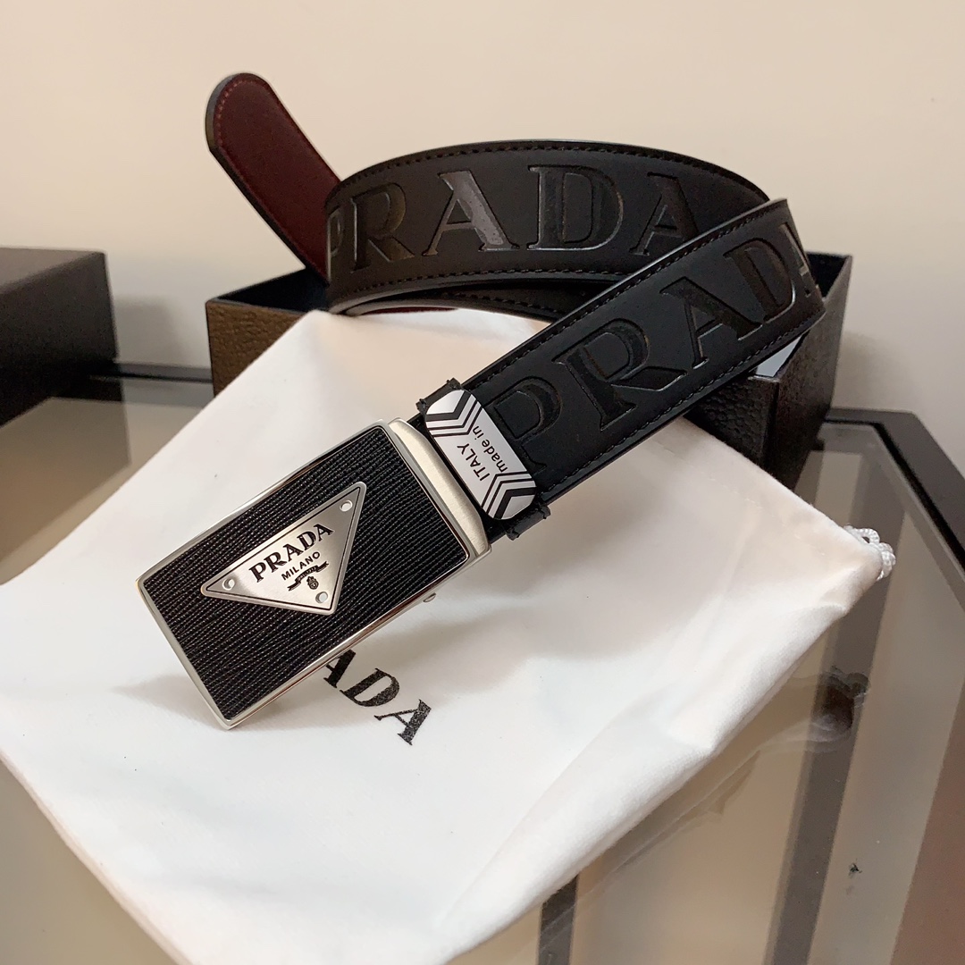 PRADA バーガンディの底革マッチング