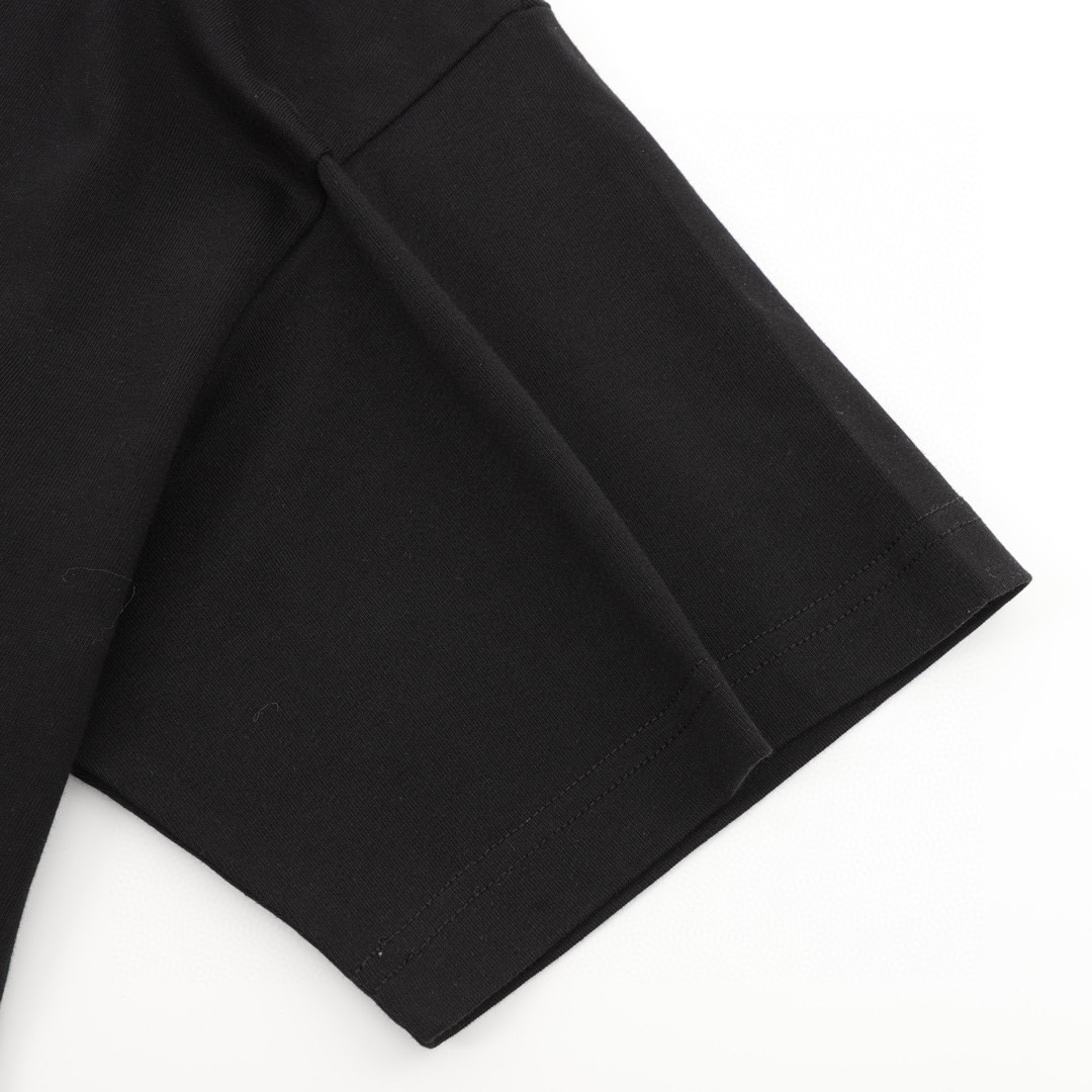 【PRADA 公式旗艦店】プラダ Tシャツご好評に付き再入荷！