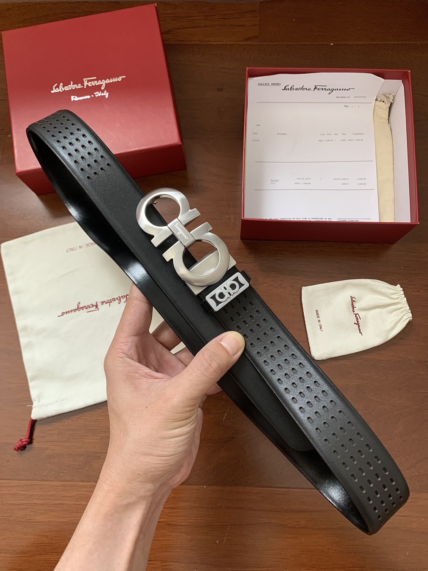 Ferragamo★長さ調節可能な中空パターンデザイン