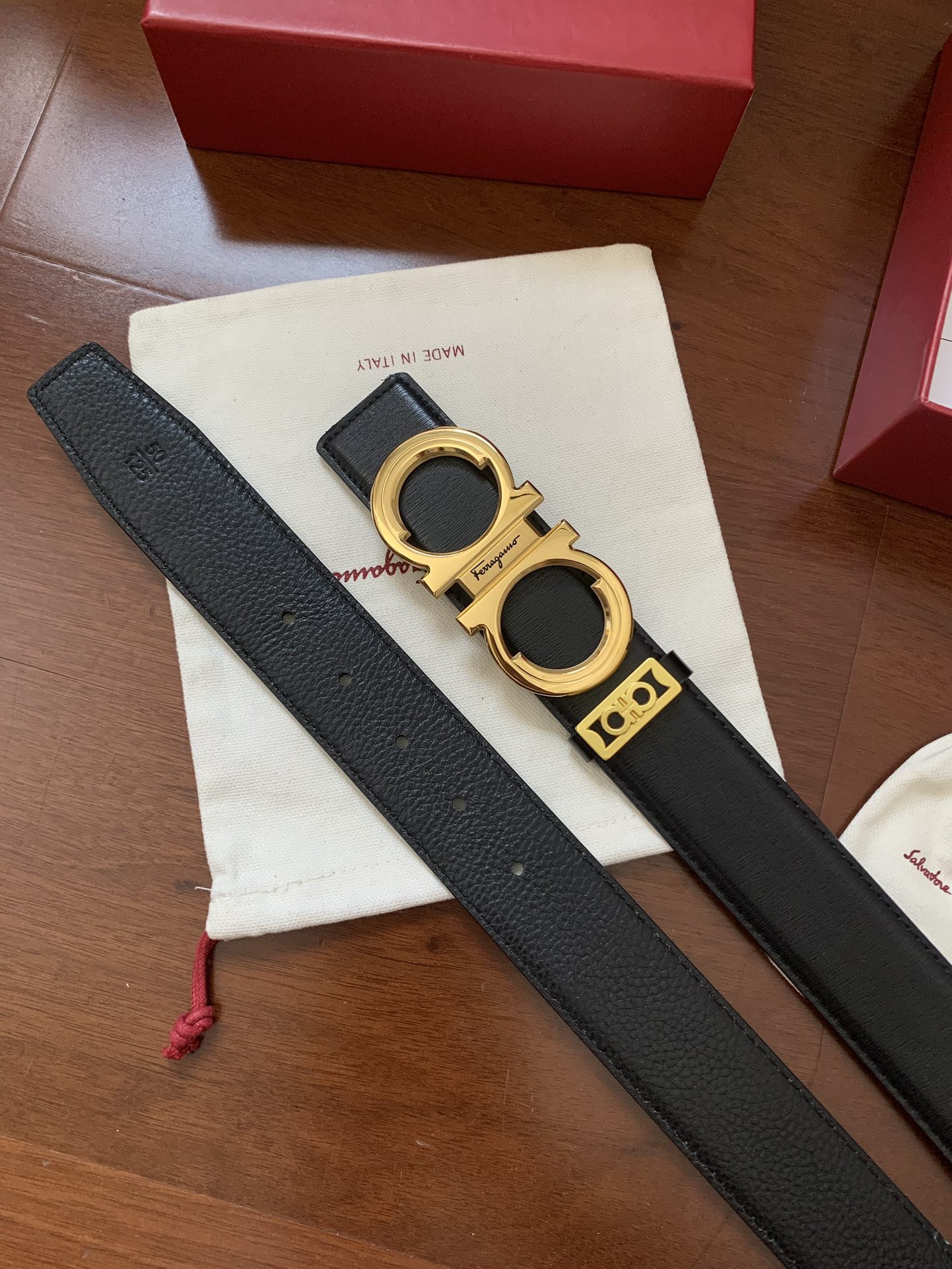 Ferragamo★オリジナル爪楊枝柄ライチ柄両面ベルト