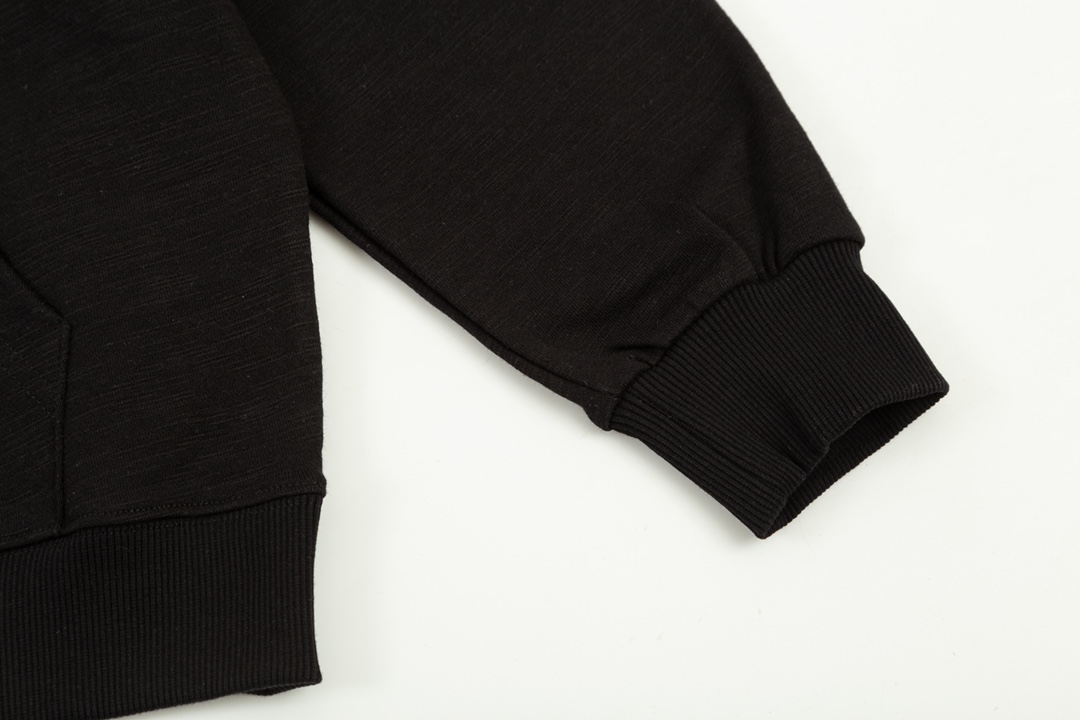 【GUCCI 公式旗艦店】グッチ ご好評に付き再入荷！！