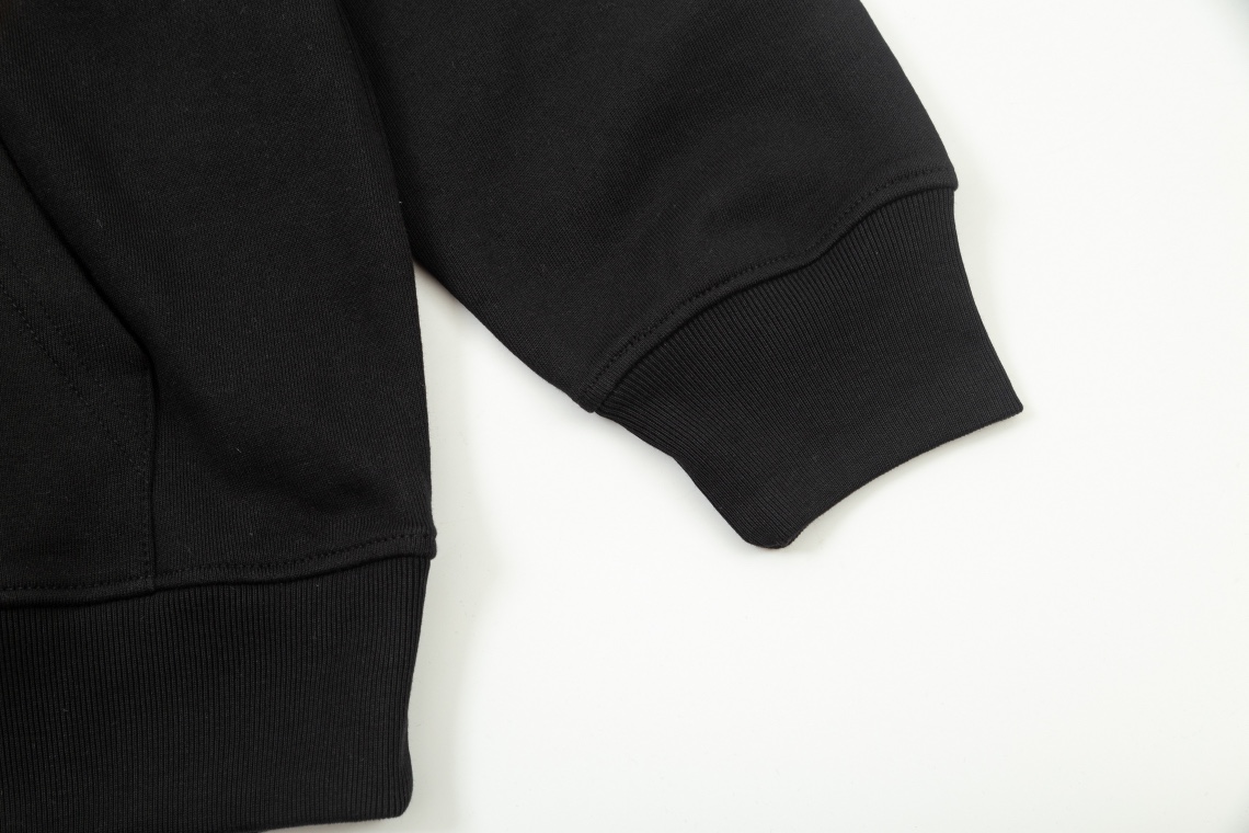 【GUCCI 公式旗艦店】好評に付き再入荷！