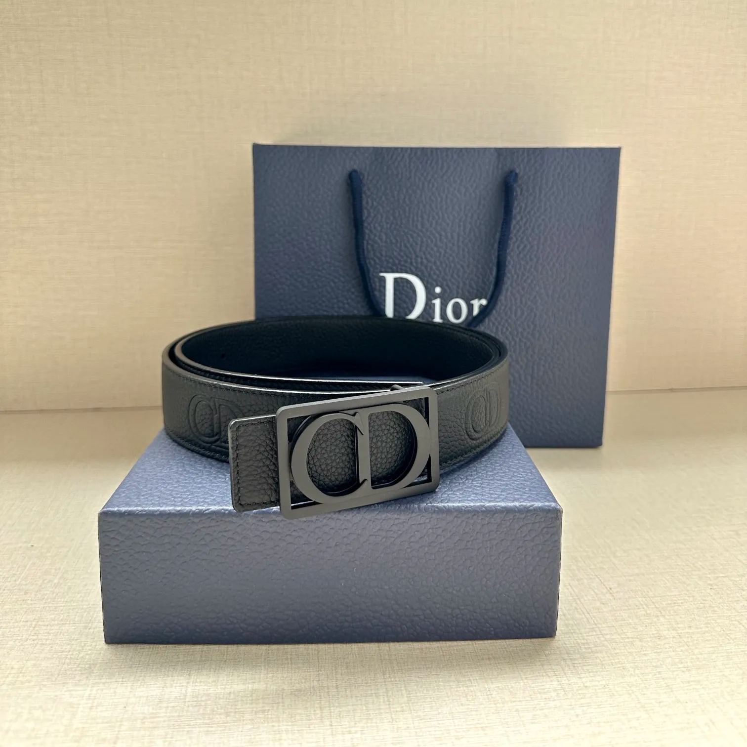 【 Dior 旗艦店】ご好評に付き再入荷！！