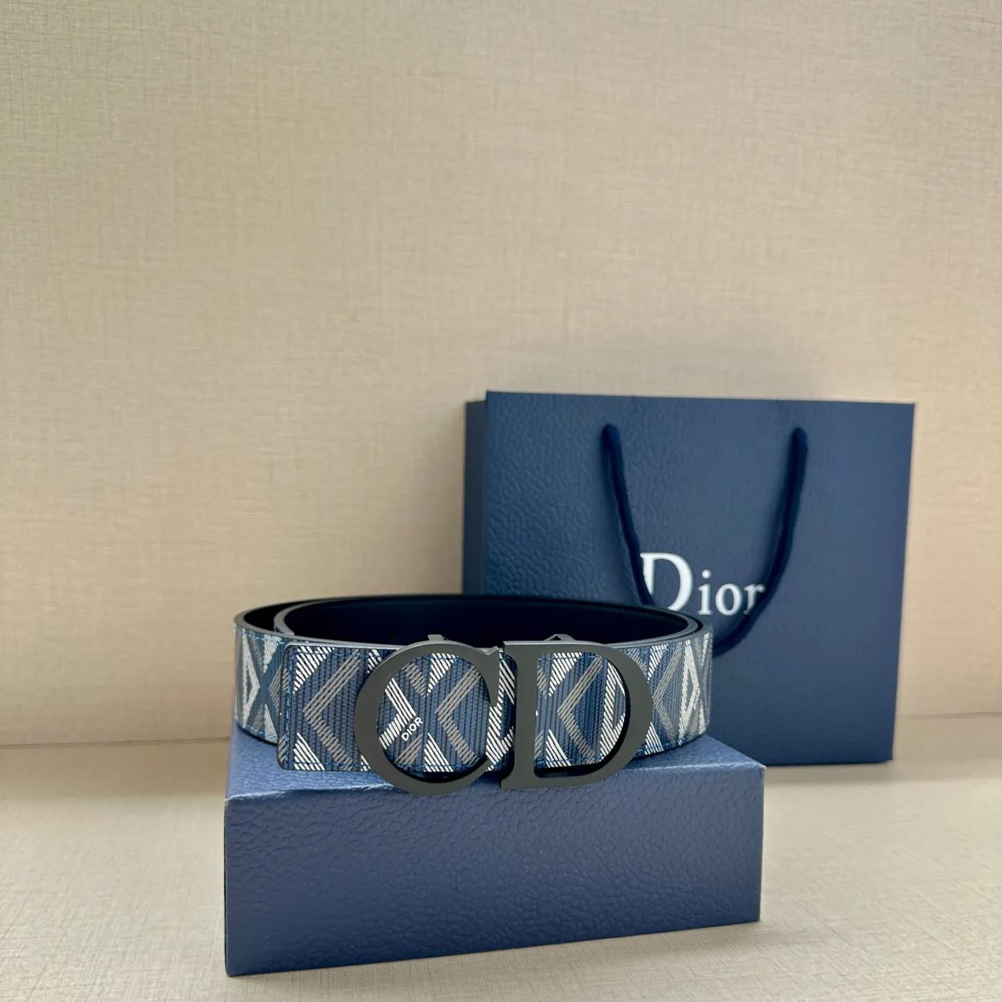 【 Dior 旗艦店】ご好評に付き再入荷！！