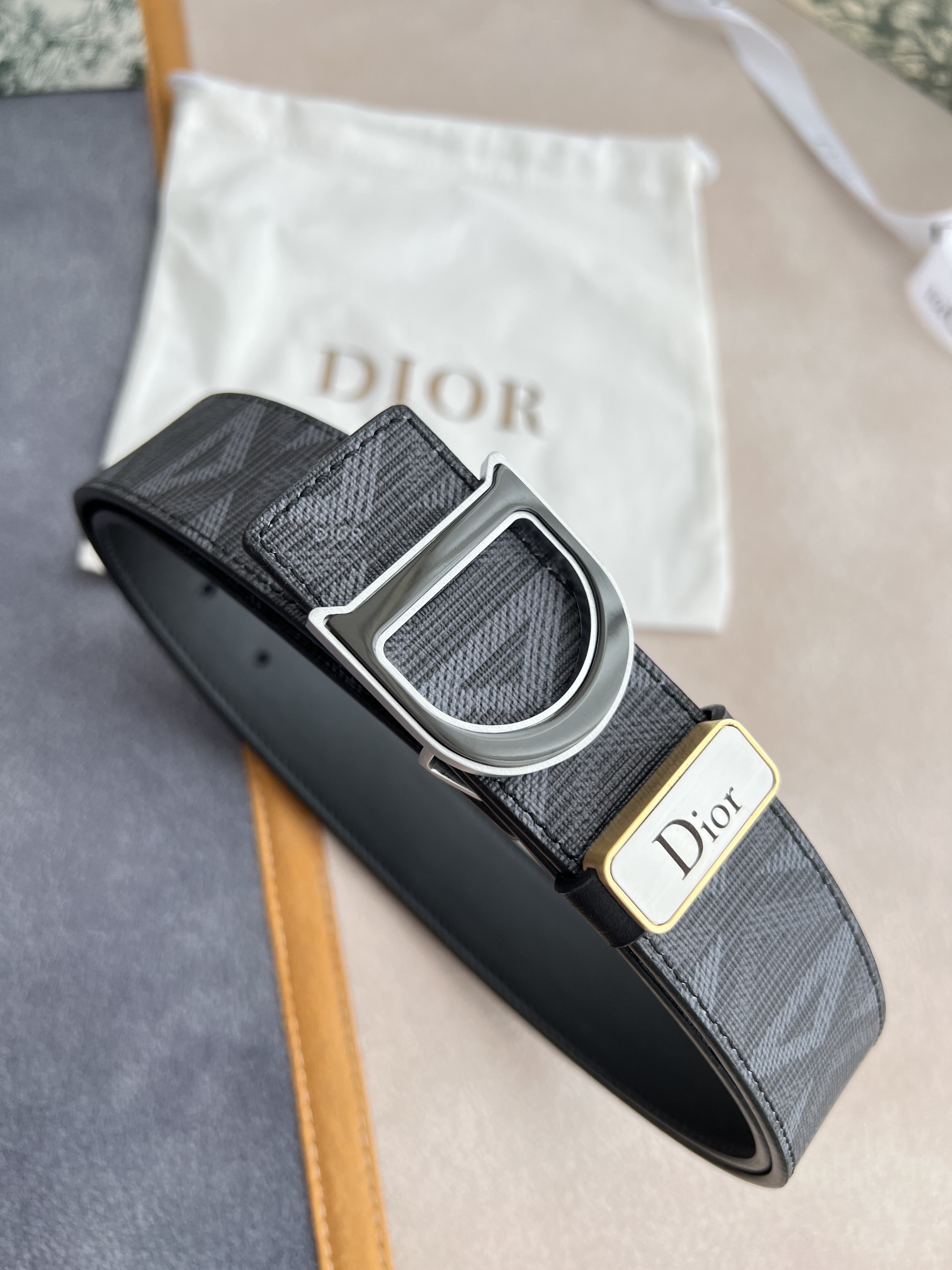 【 Dior 旗艦店】ご好評に付き再入荷！！