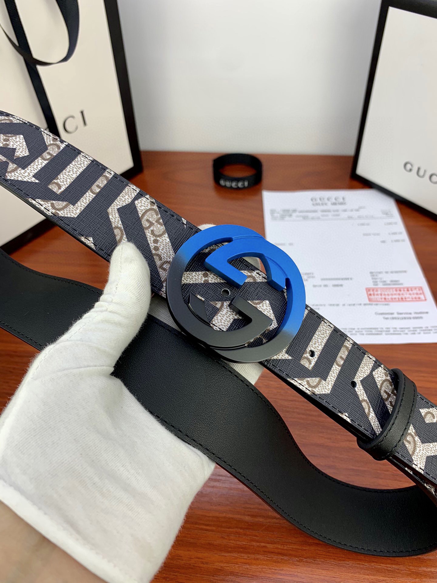 【GUCCI 公式旗艦店】クラシックGファミリーフラワーベルトボディ/初層レザーソール