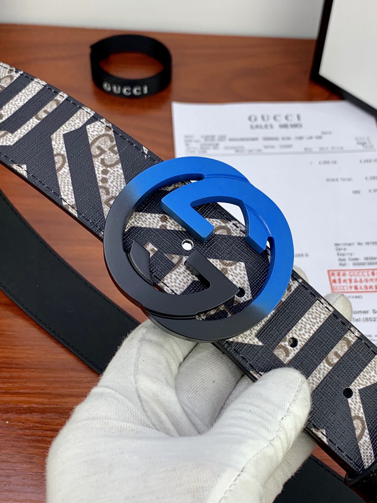 【GUCCI 公式旗艦店】クラシックGファミリーフラワーベルトボディ/初層レザーソール