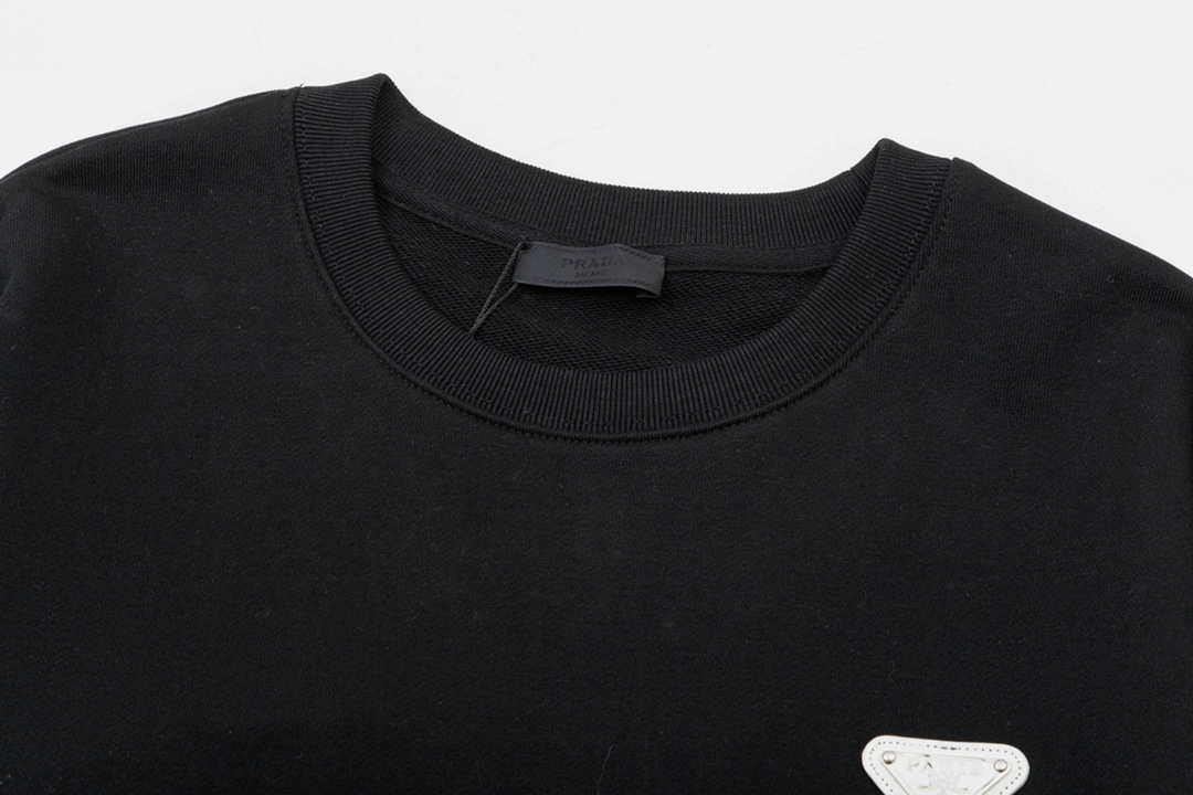 【PRADA公式旗艦店】ご好評に付き再入荷！！