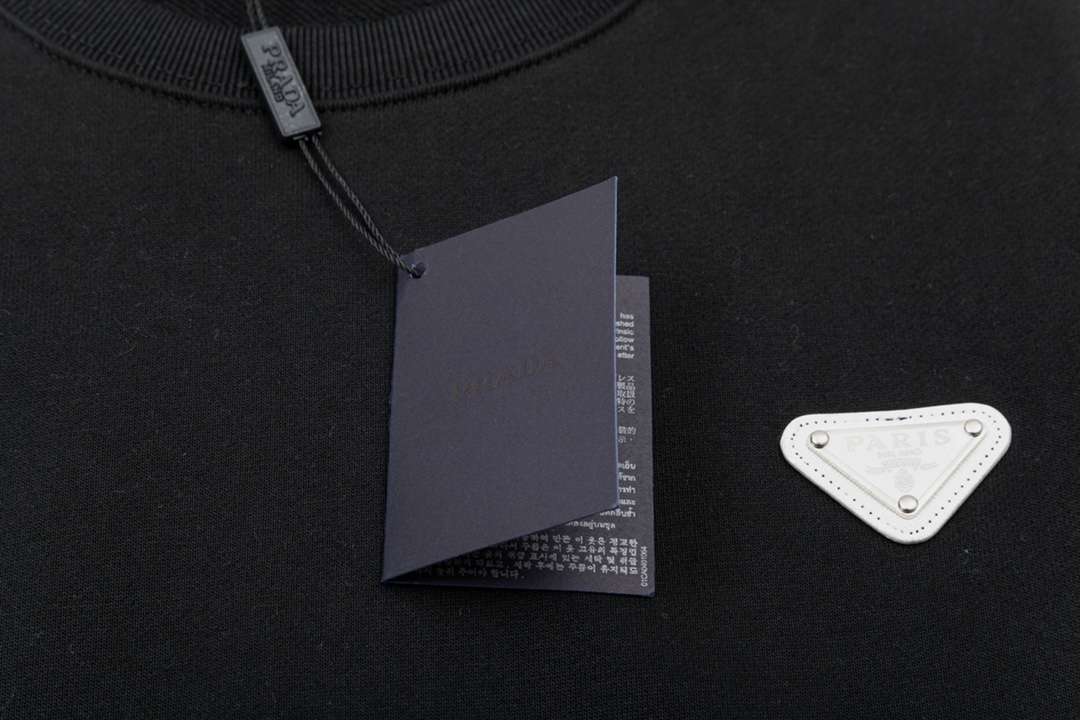 【PRADA公式旗艦店】ご好評に付き再入荷！！