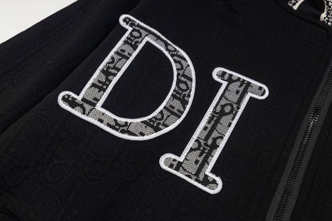 【 Dior 旗艦店】ご好評に付き再入荷！！