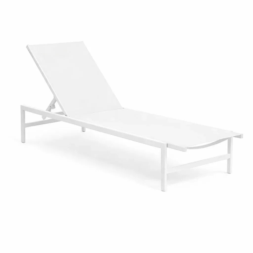 Outdoor lounge chair