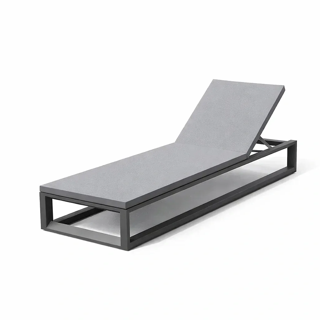 Outdoor lounge chair