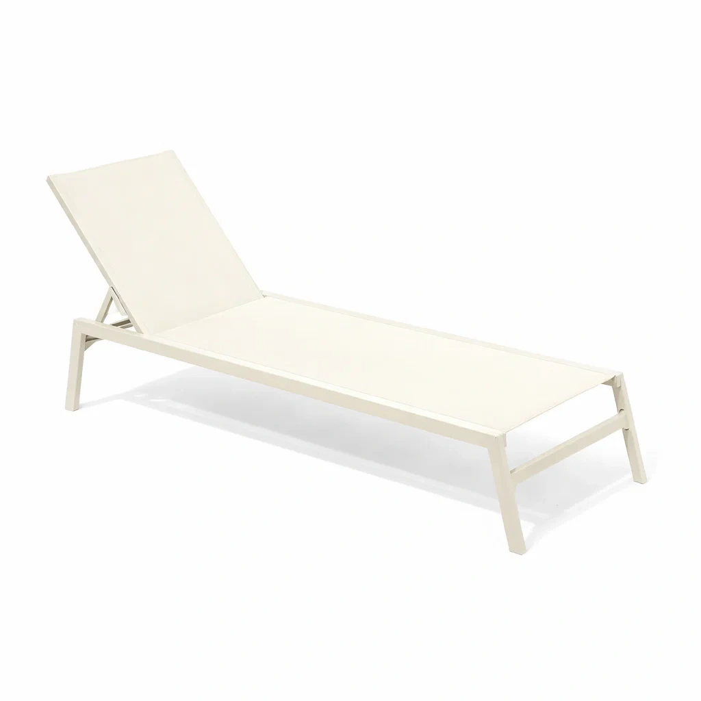 Outdoor lounge chair