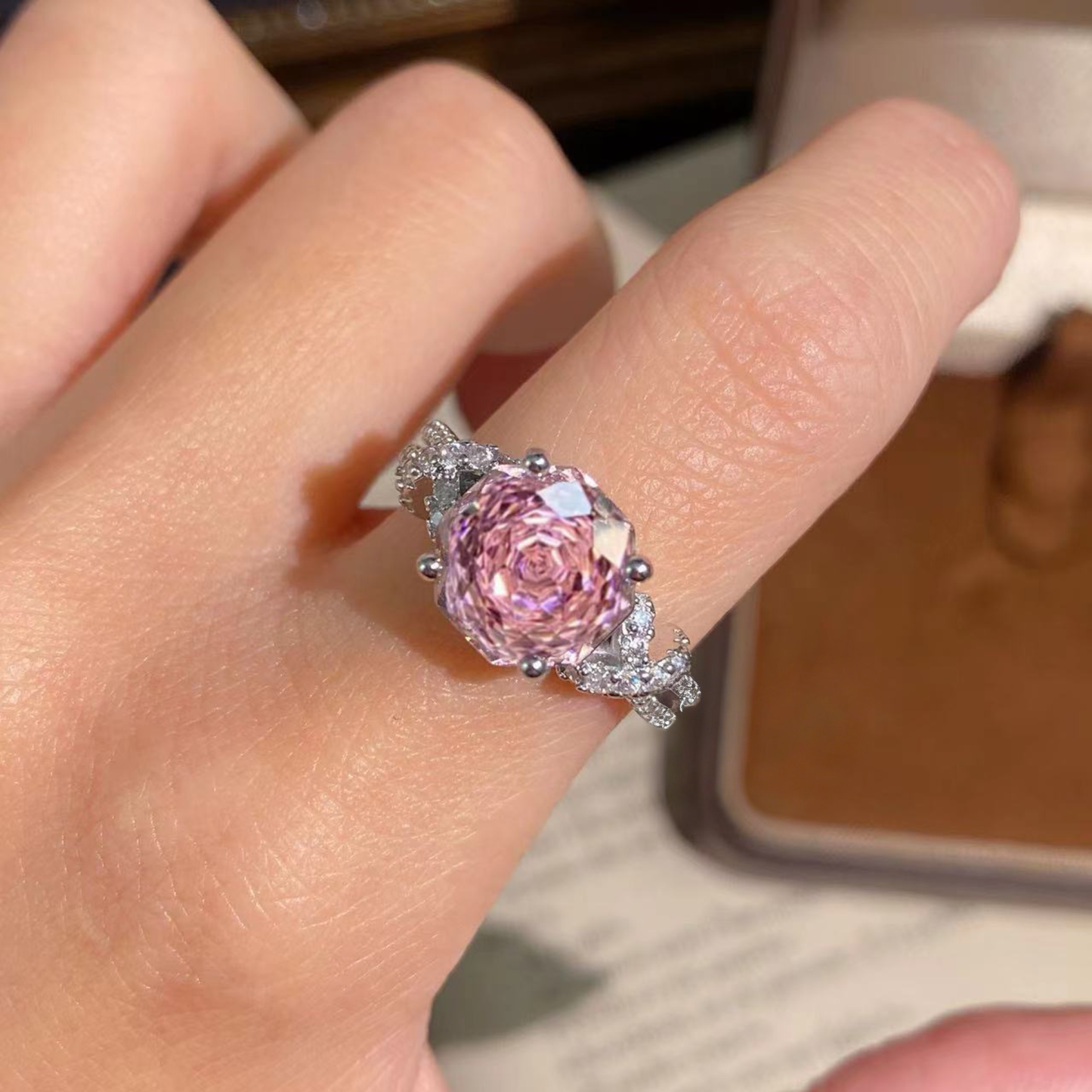 <h1 style="margin-left:0px;">Sparkling Open Ring-Rose Cut</h1>