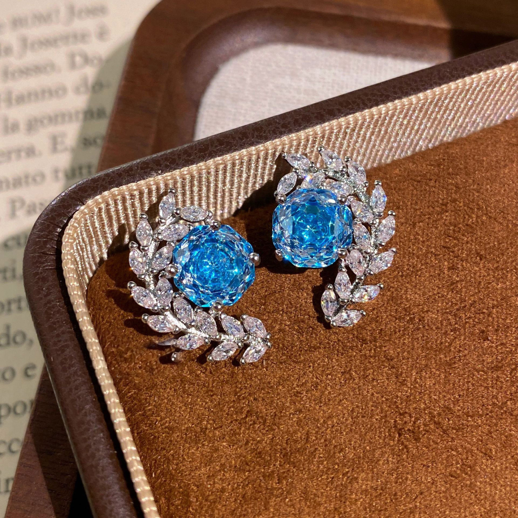 Rose Cut Zirconia Jewelry Set - Floral