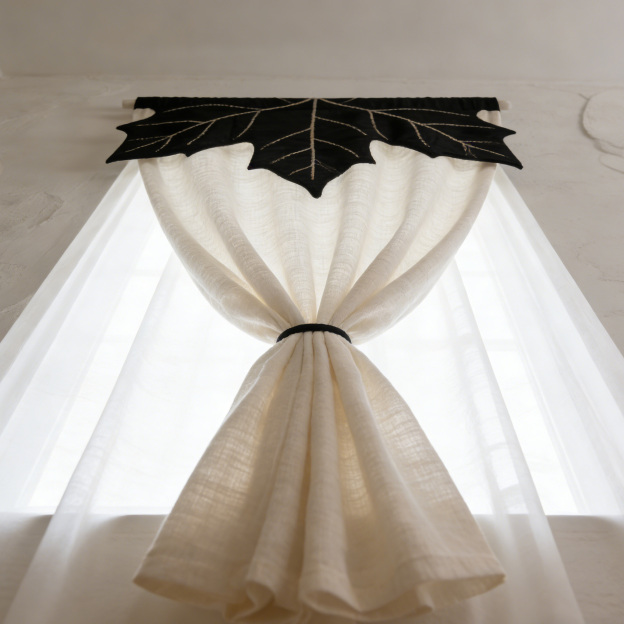 秋意楓情隔光布簾 