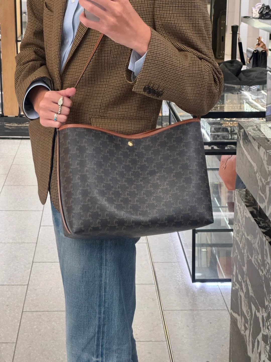 2025年冬の新作👜 しなやかに輝く「ソフト ショッパーバッグ」～トリオンフキャンバス＆カーフスキン