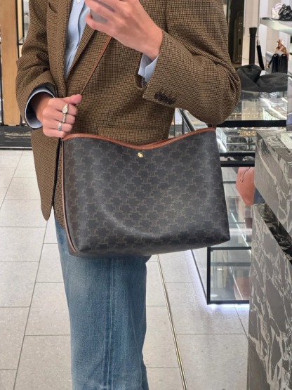 2025年冬の新作👜 しなやかに輝く「ソフト ショッパーバッグ」～トリオンフキャンバス＆カーフスキン