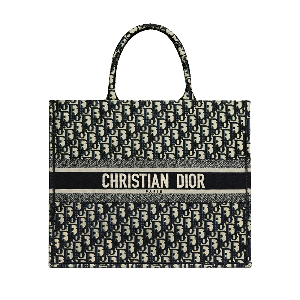 【Dior】雑誌掲載！滝沢眞規子さん愛用の大人気エンブロイダリートートバッグが登場！Book Tote Bag😍