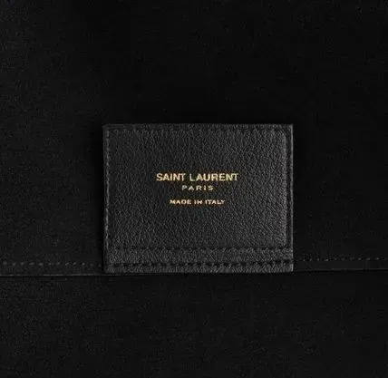 ✨【Saint Laurent 】上質なレザー素材長く愛用できるアイテムとしておすすめです🎉 サンローラン_ショッピング トート