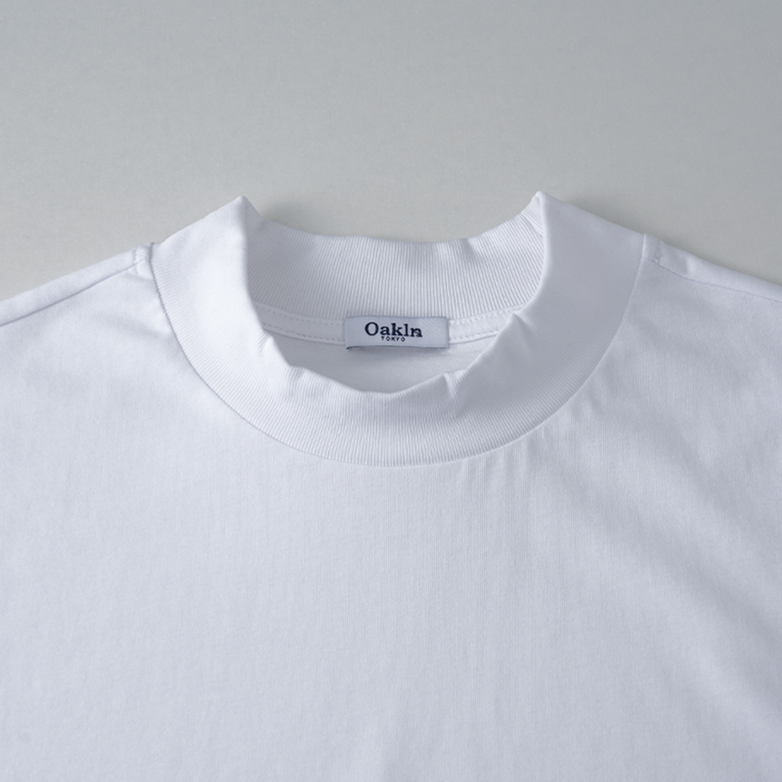 ヨレにくいモックネックTシャツ  薄手・通気性◎   ジャケットインにおすすめ