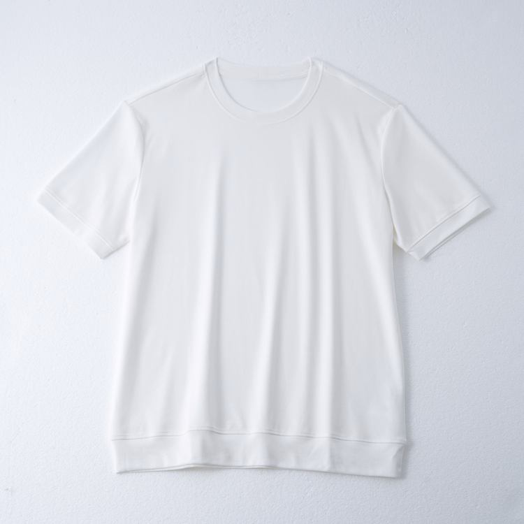 Oakln-袖口・裾をすっきり仕上げた  清潔感のあるTシャツ｜一枚でスマート  ジャケット合わせで端正に