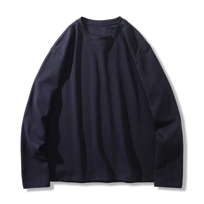 レイヤードに欠かせないベーシックタイプ　無地長袖Tシャツ