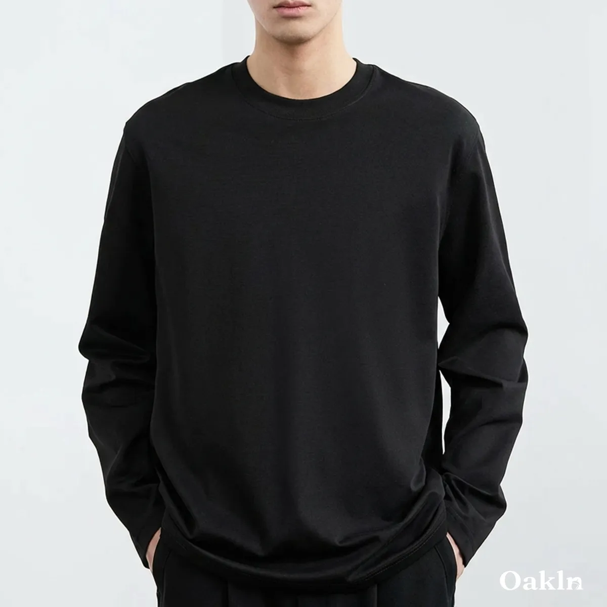 レイヤードに欠かせないベーシックタイプ　無地長袖Tシャツ