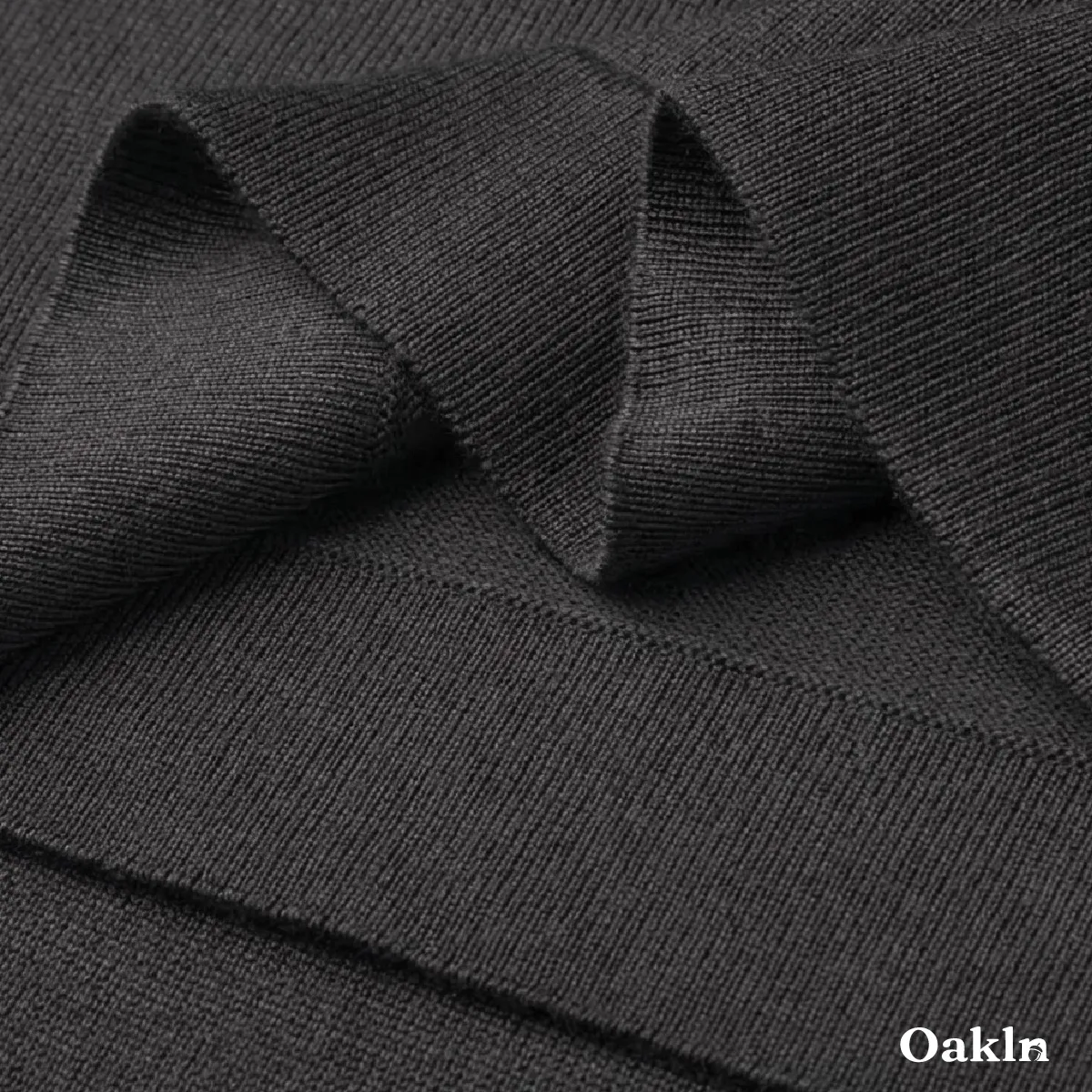 裾リブニットポロシャツ ハリのある襟元 すっきり見えシルエット