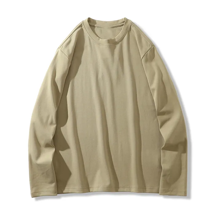 レイヤードに欠かせないベーシックタイプ　無地長袖Tシャツ