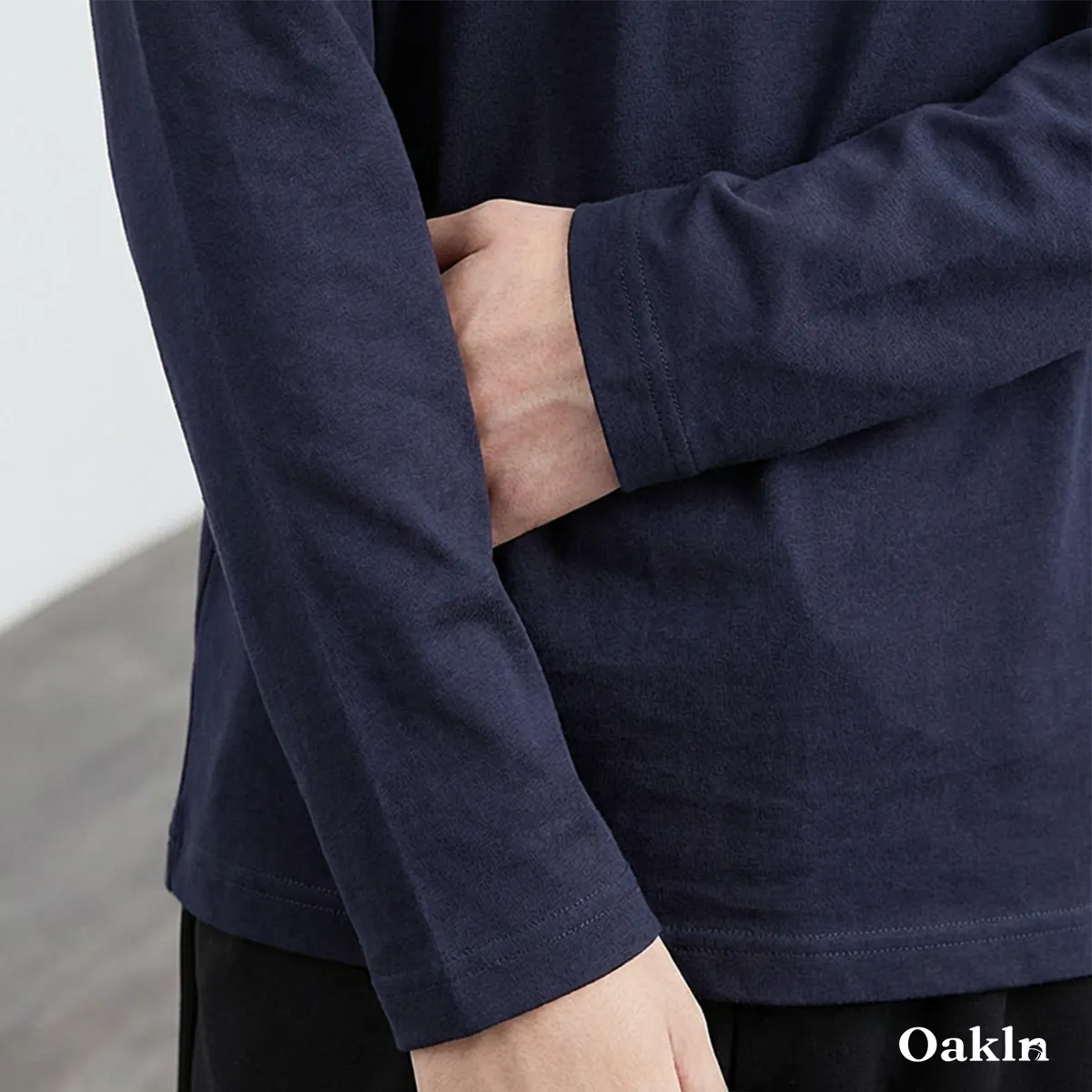 レイヤードに欠かせないベーシックタイプ　無地長袖Tシャツ