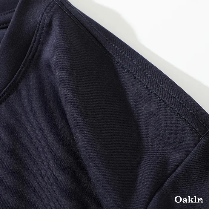 レイヤードに欠かせないベーシックタイプ　無地長袖Tシャツ